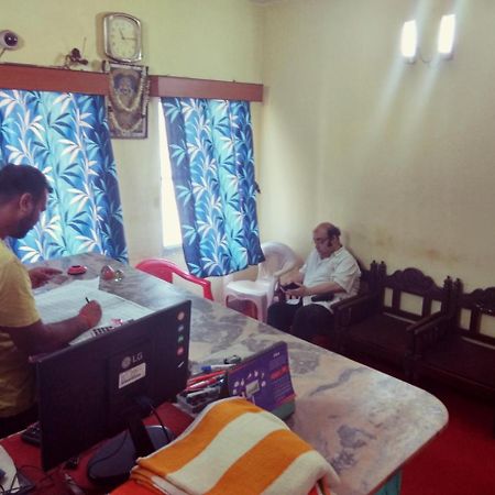 Renu Guest House Kolkata Luaran gambar