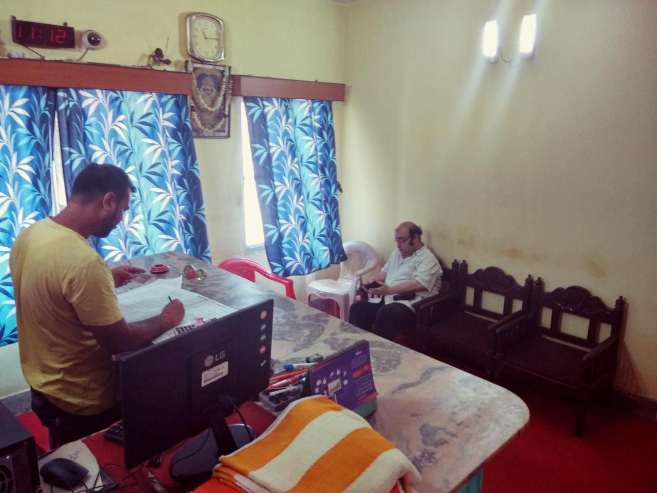 Renu Guest House Kolkata Luaran gambar