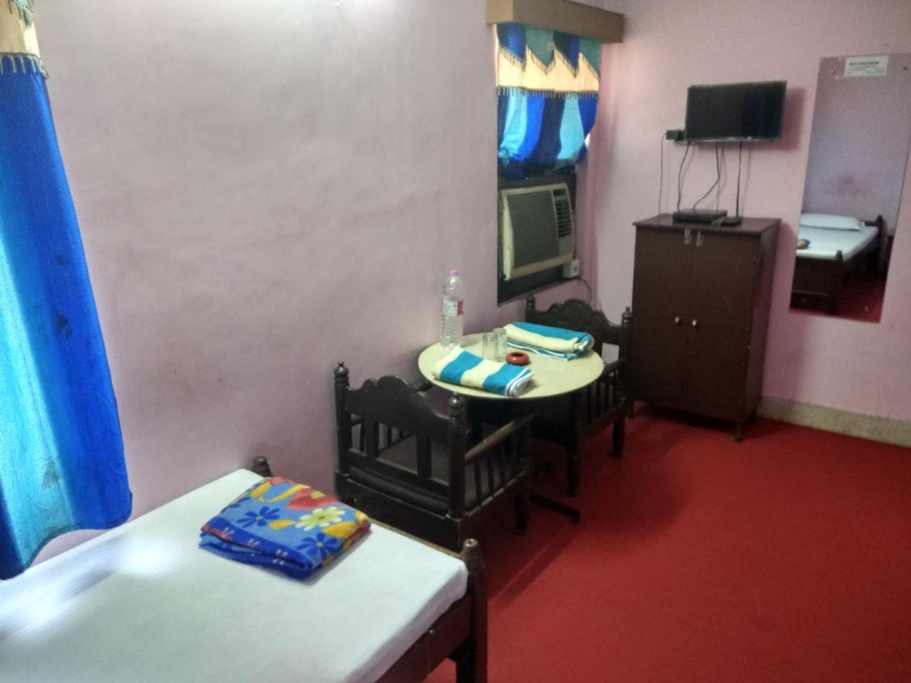Renu Guest House Kolkata Luaran gambar