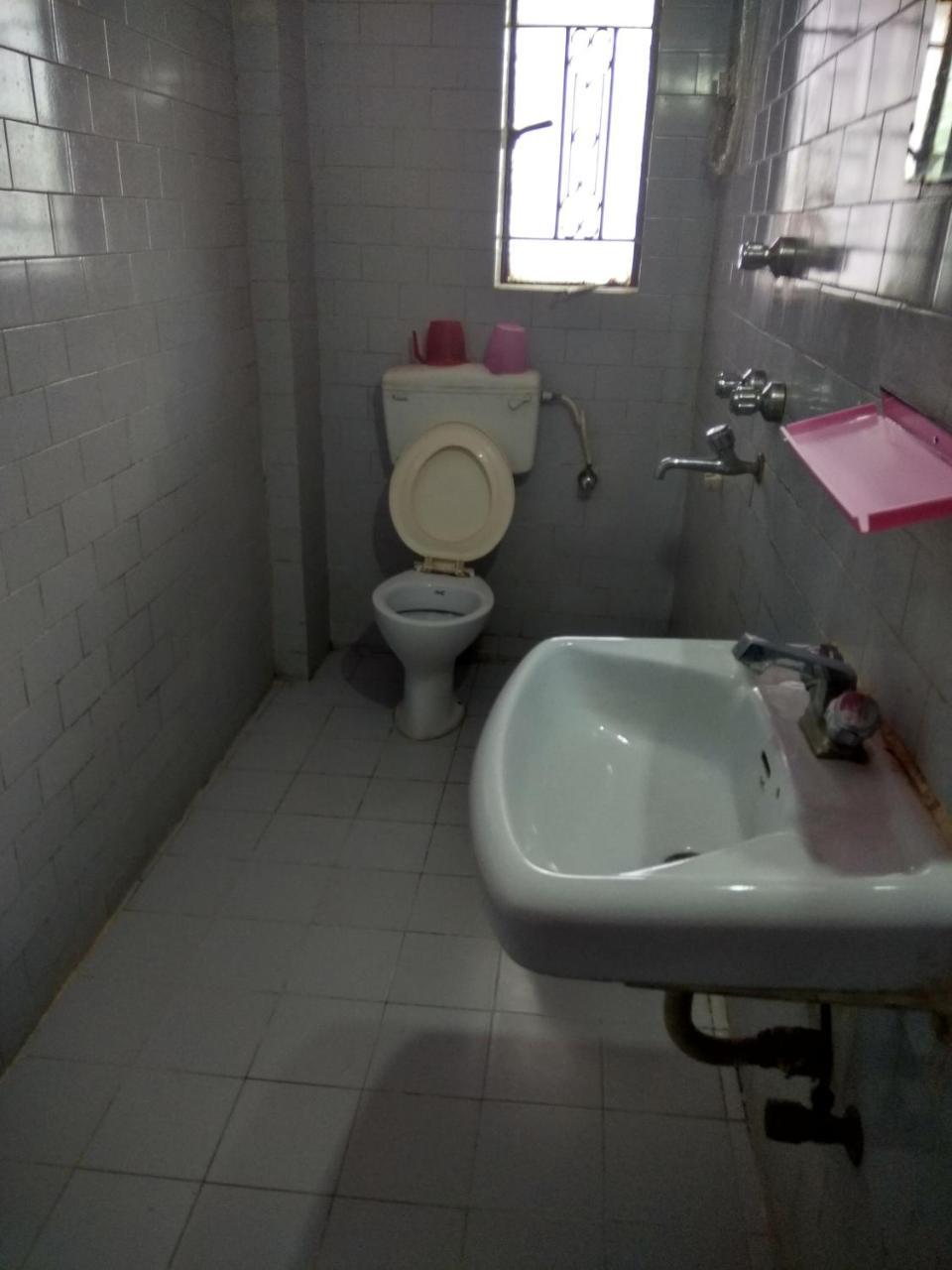 Renu Guest House Kolkata Luaran gambar