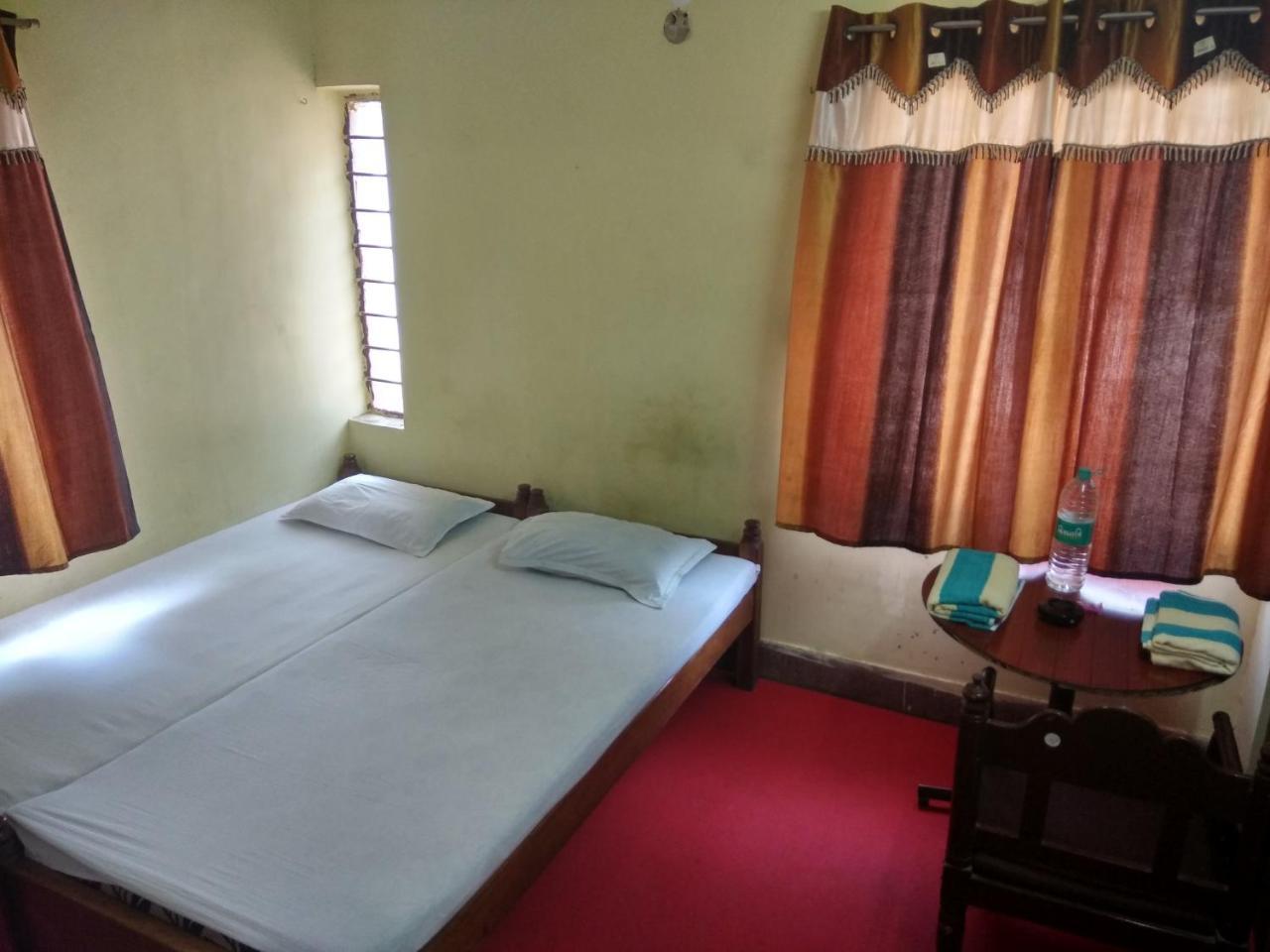 Renu Guest House Kolkata Luaran gambar