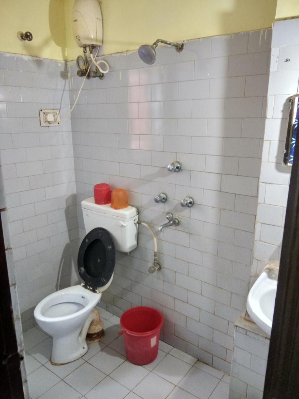 Renu Guest House Kolkata Luaran gambar