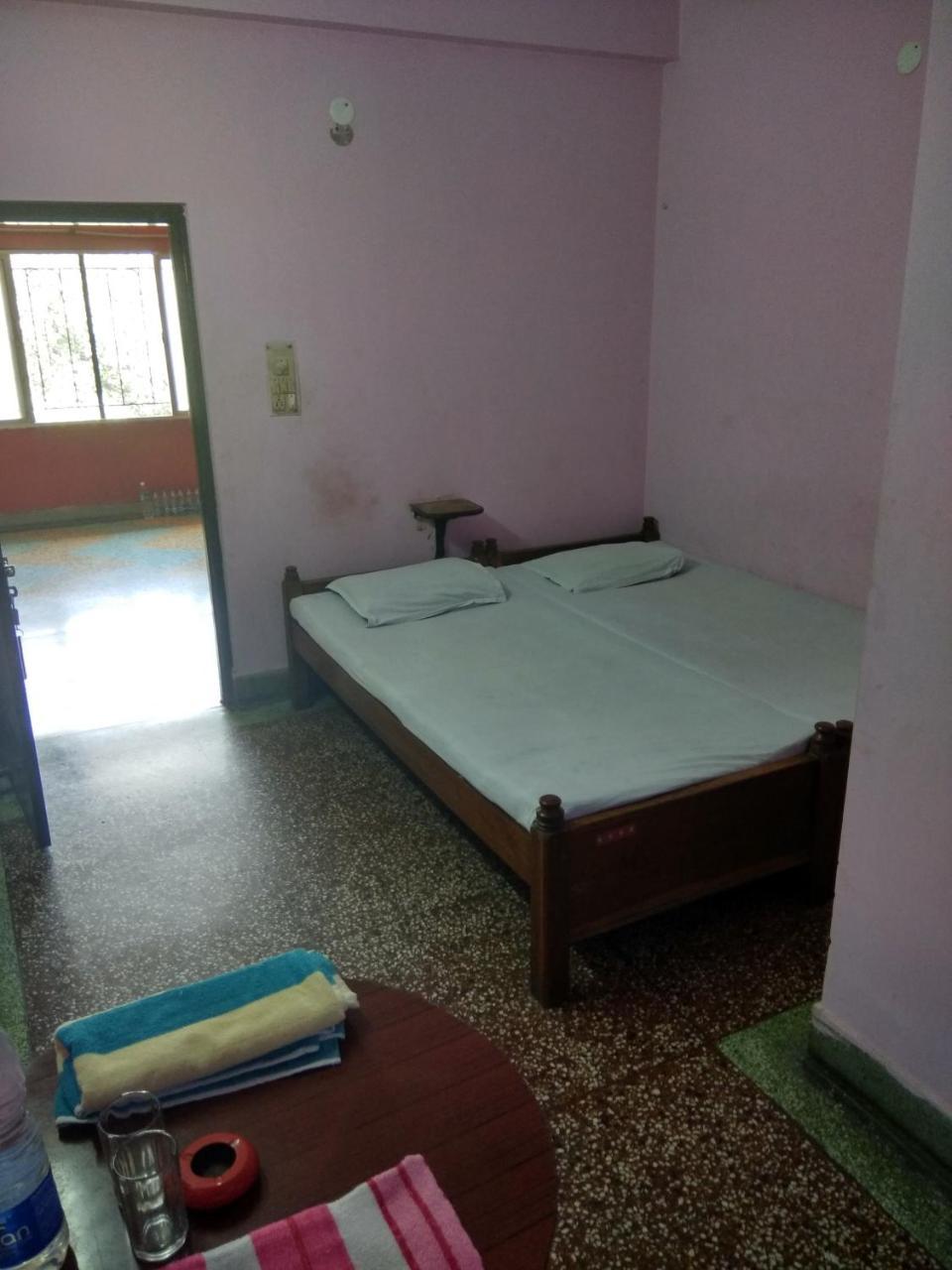 Renu Guest House Kolkata Luaran gambar