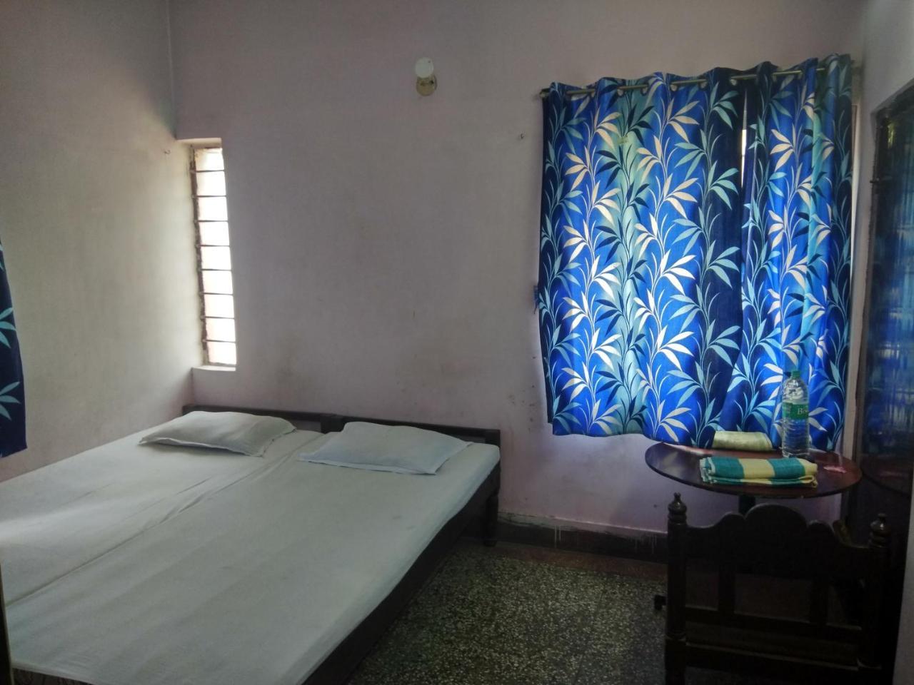 Renu Guest House Kolkata Luaran gambar