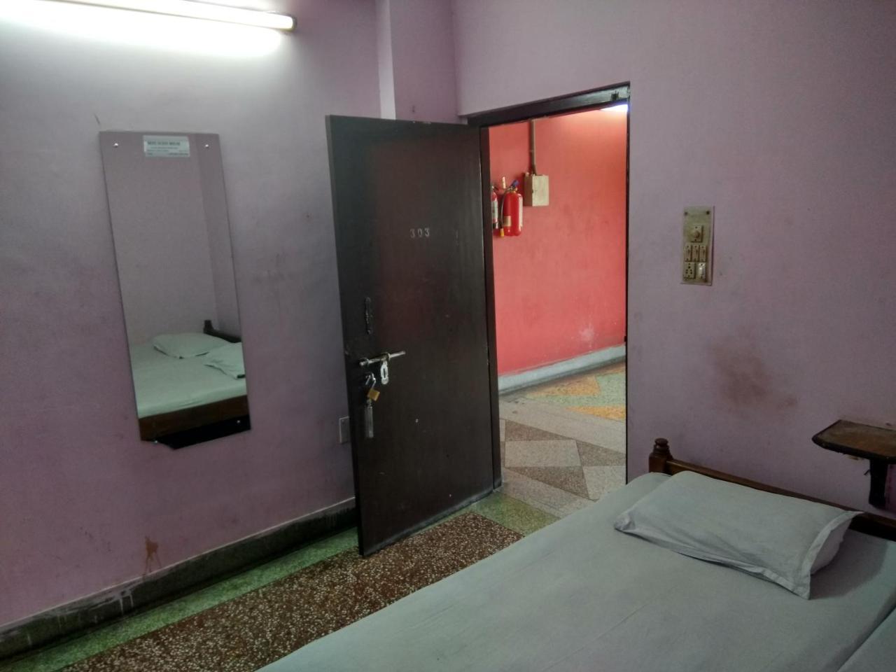 Renu Guest House Kolkata Luaran gambar