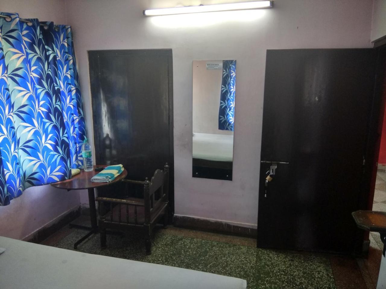 Renu Guest House Kolkata Luaran gambar